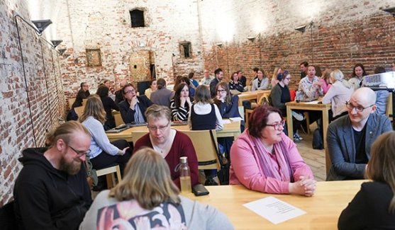 Hallinnonalan viestijöiden tiiviimpää yhteistyötä viriteltiin Suomenlinnassa